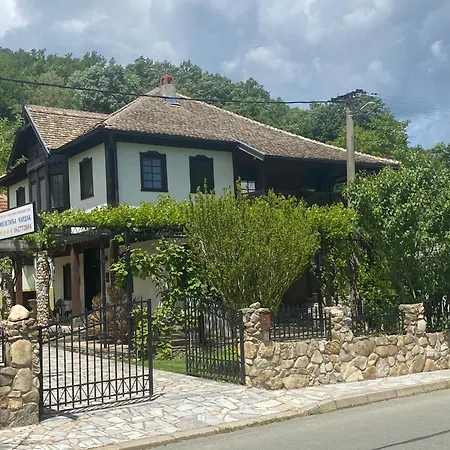 Miletica Cardak Bed & Breakfast *